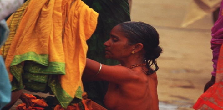 Azonzo in India in occasione del Festival di Holi 2