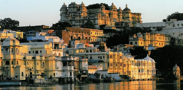 Azonzo  in India: Rajasthan, Agra e Varanasi 