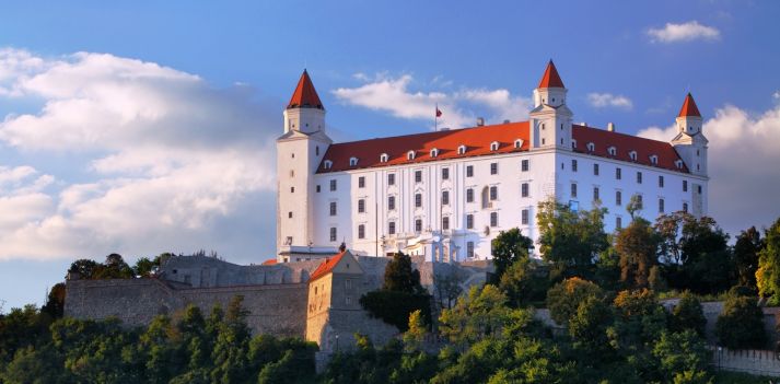 Slovacchia - Bratislava, la citt&agrave; termale di Piestany e le spettacolari montagne Tatra