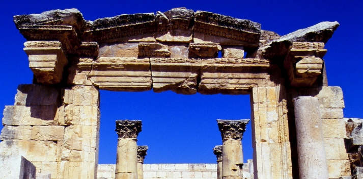 Giordania - la favolosa Petra e i resti dell'impero romano 3